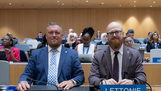 Patentu valdes direktora vietnieks Ē.Rēķis un direktors A.Batalauskis