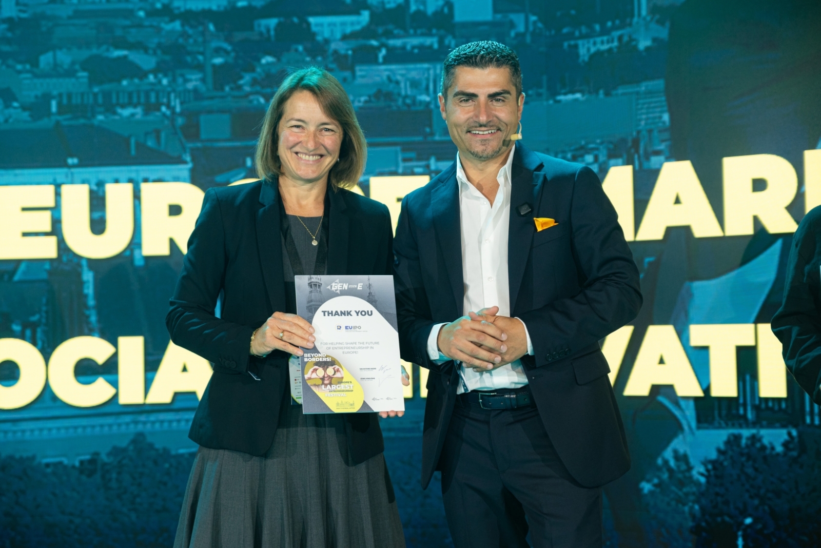 EUIPO pārstāve H. Faulkner un JA Europa izpilddirektors S.Nigro