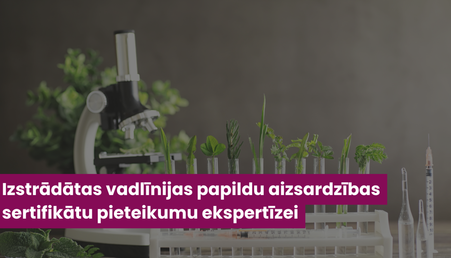 Ilustratīvs attēls ar augiem kolbās un mikroskopu