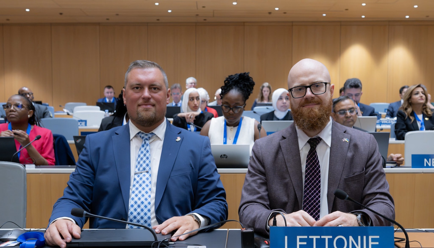 Patentu valdes direktora vietnieks Ē.Rēķis un direktors A.Batalauskis
