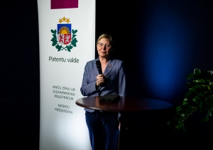 Baiba Graube runā uzrunu