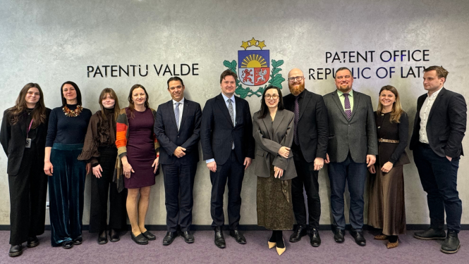 EUIPO tehniskās vizītes laikā bilde ar vizītē iesaistītajām personām.