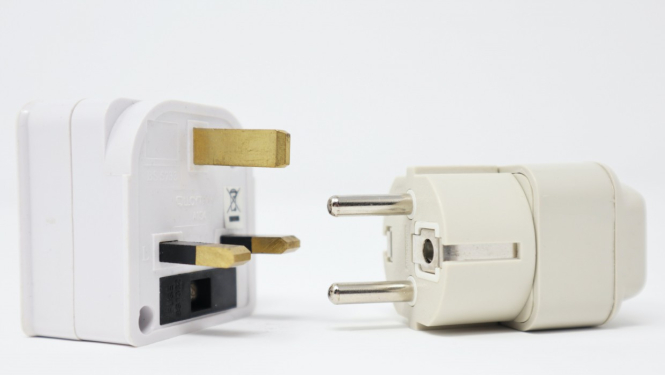 EU un UK izmantotas kontaktdakšas