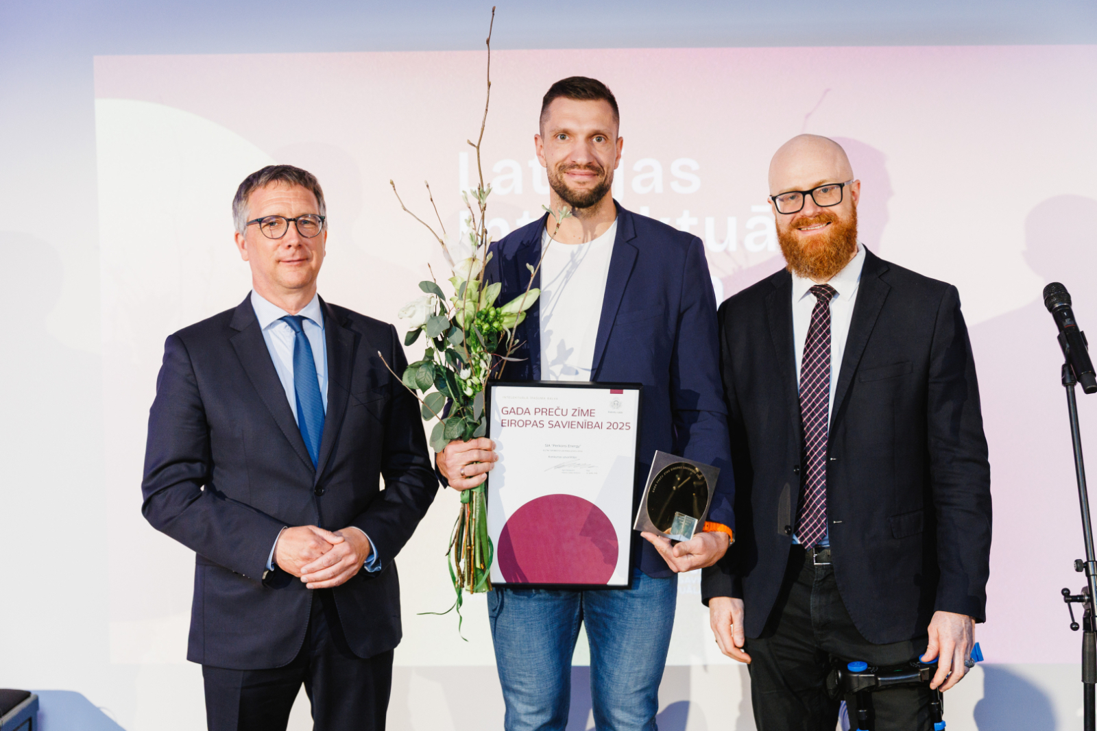 Eiropas Savienības Intelektuālā īpašuma biroja Apelācijas padomju prezidents S.Stürmann, uzņēmuma "Perkons Energy" pārdošanas vadītājs A.Vītiņš, Patentu valdes direktors A.Batalauskis