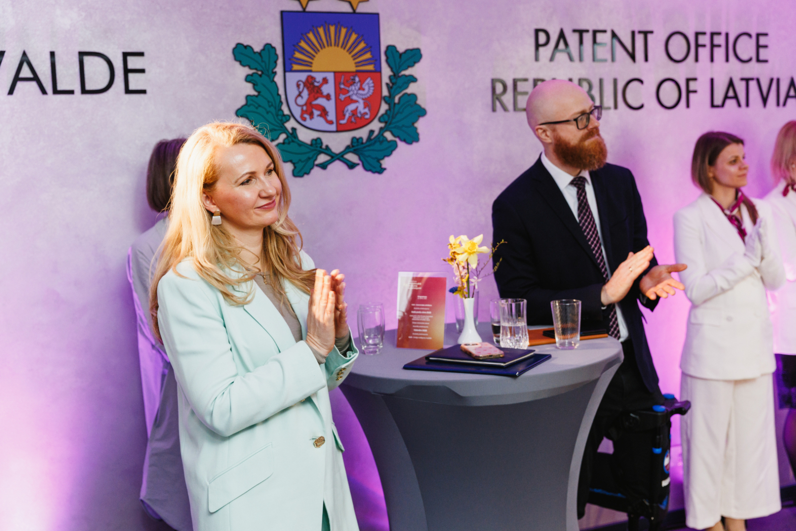 Tieslietu ministre I.Lībiņa-Egnere un Patentu valdes direktors A.Batalauskis