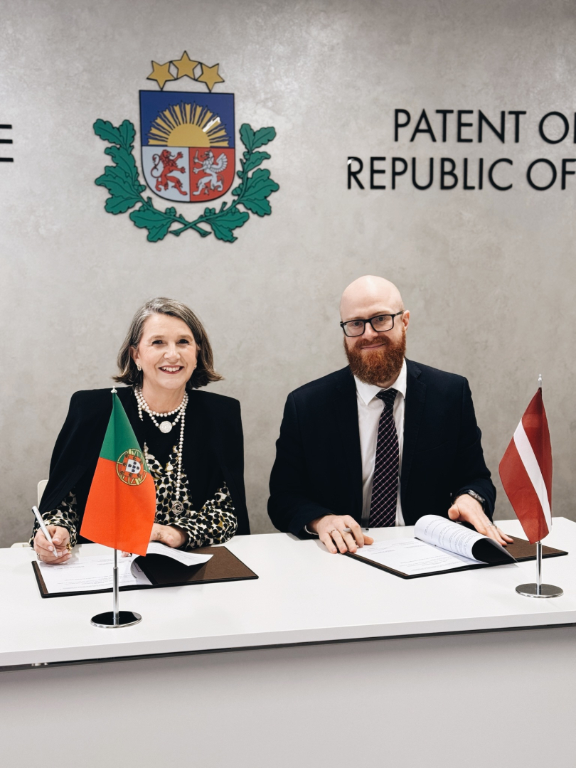 Portugāles Intelektuālā īpašuma iestādes direktore A.Bandeira un Patentu valdes direktors A.Batalauskis