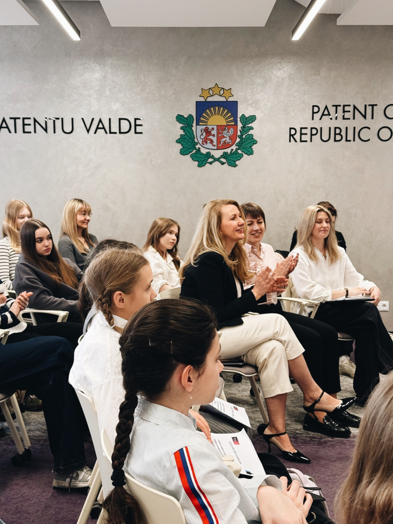 Pasākuma dalībnieces un tieslietu ministre Inese Lībiņa-Egnere