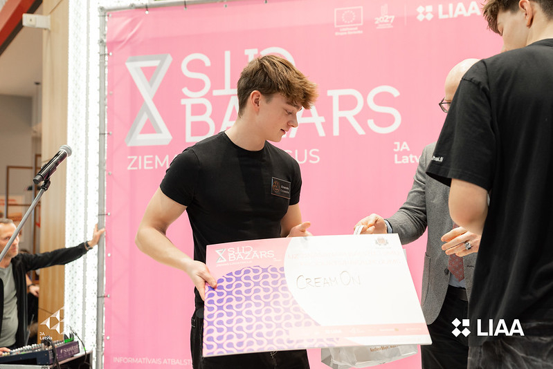 Madonas Valsts ģimnāzijas SMU "Cream On" 