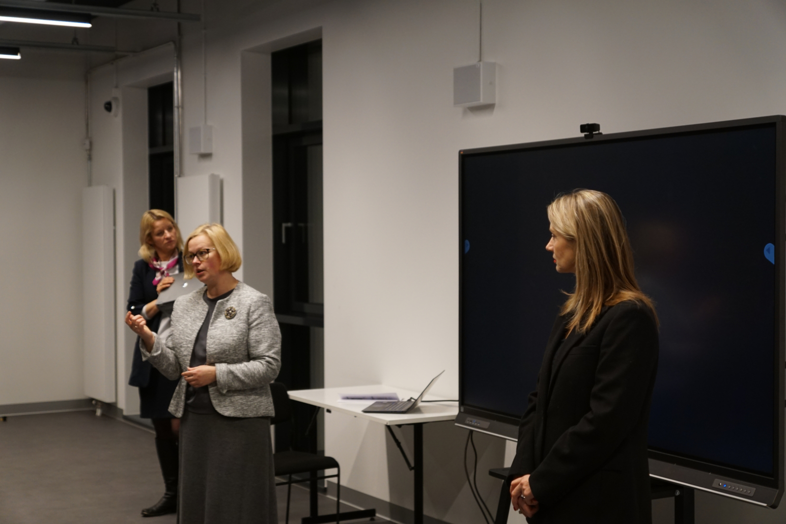 E.Grietiņa, R.Olmane, D.Donasa