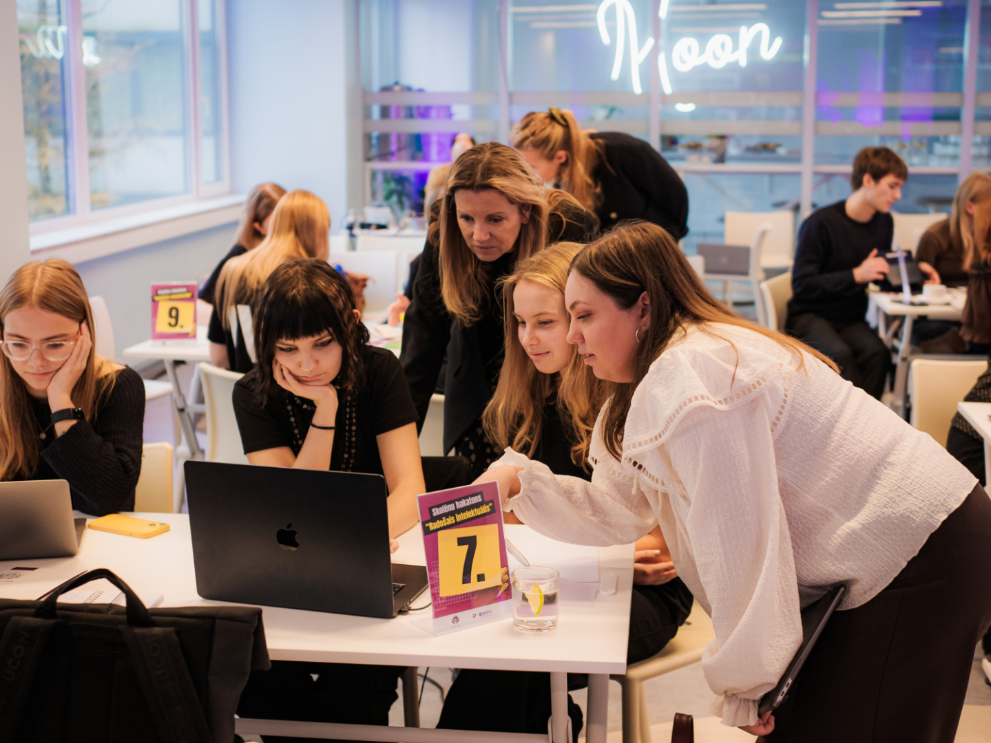 Hakatona dalībnieki un mentori