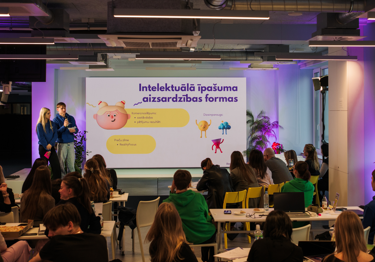 Hakatona dalībnieku gala prezentācija