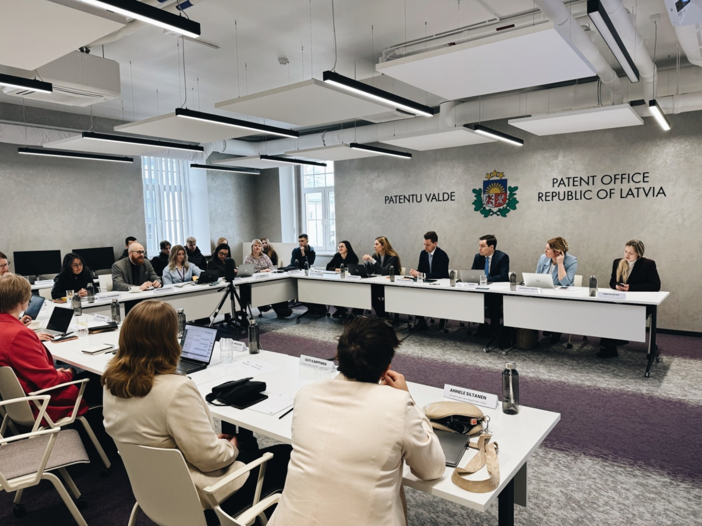 Sanāksmes dalībnieki 