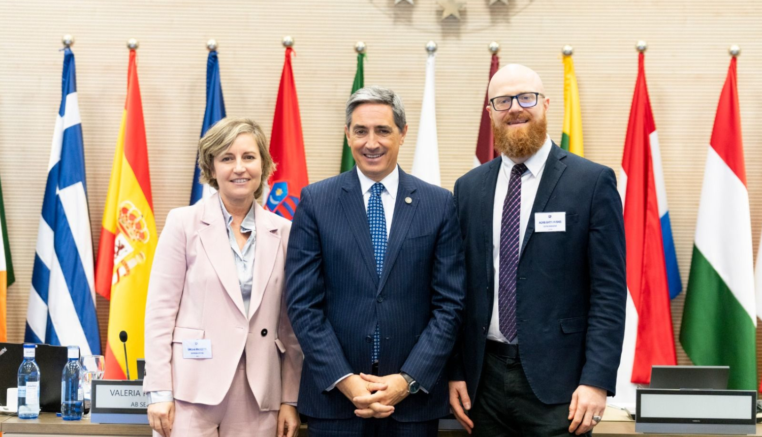 Patentu valdes direktors Agris Batalauskis kopā ar EUIPO izpilddirektoru Joao Negrao oficiālais foto pēc ievēlēšanas pie ES karogiem