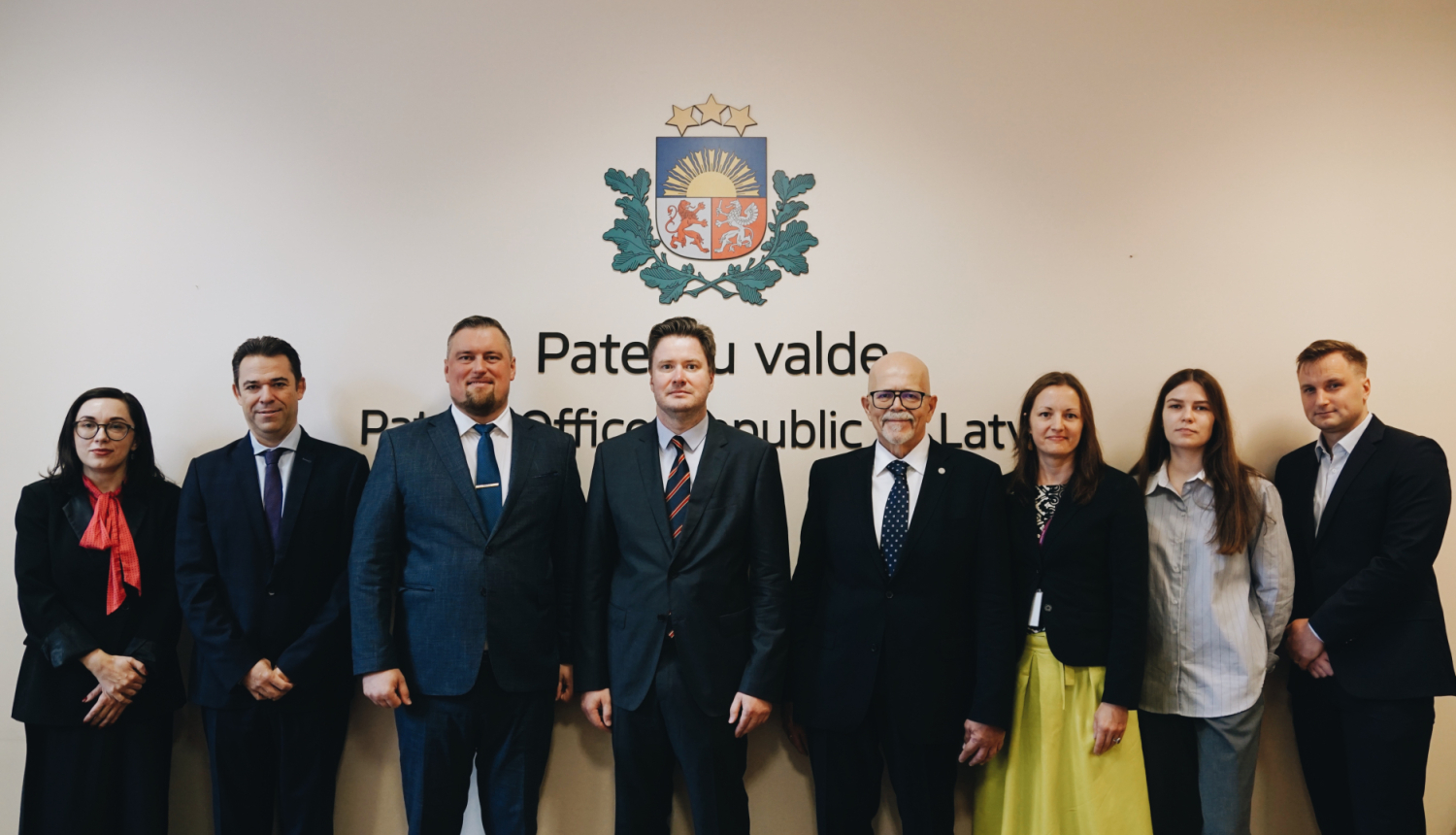 EUIPO tehniskās vizītes laikā bilde ar vizītē iesaistītajām personām.