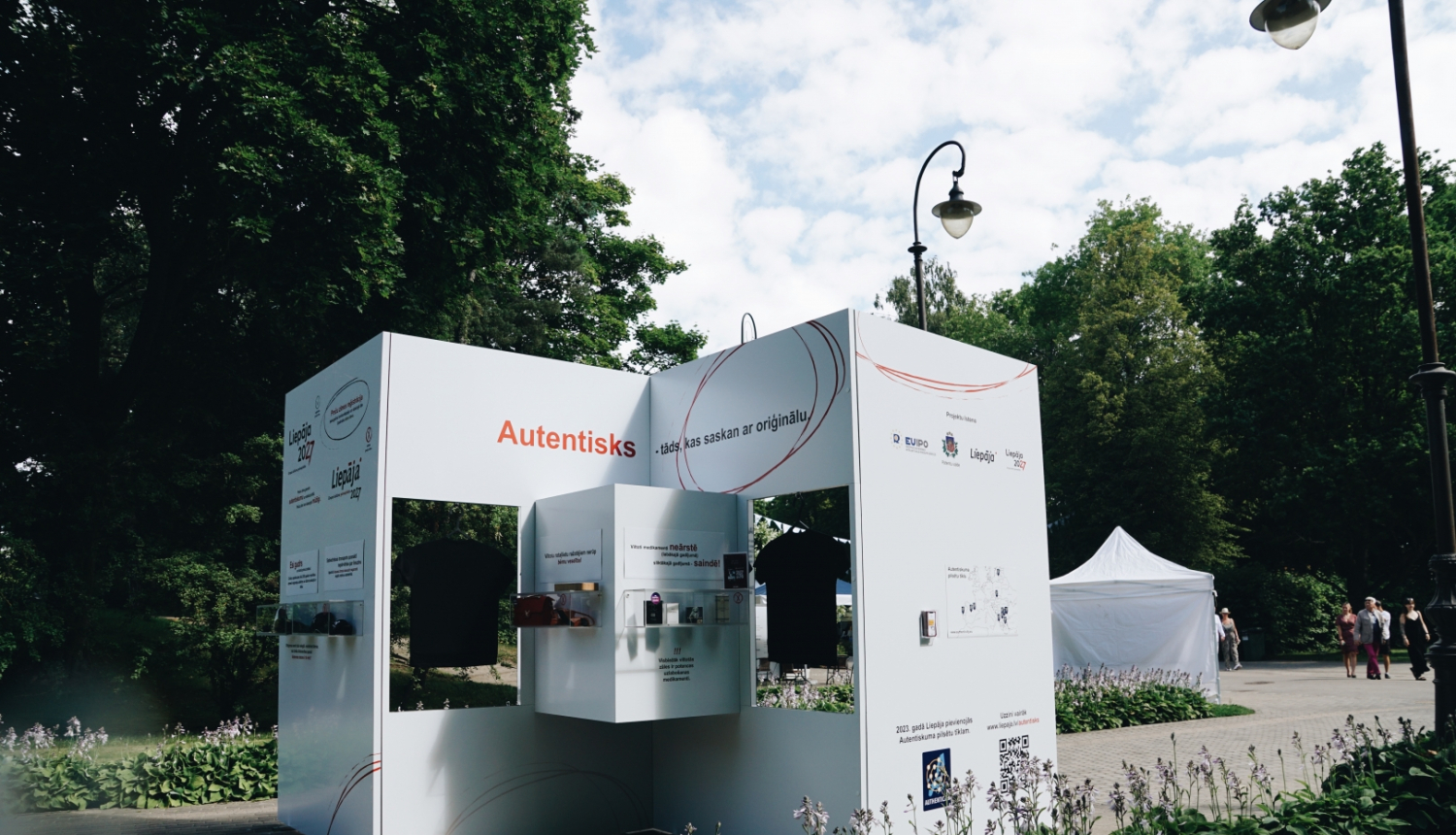 Liepājā, Jūras svētkos, liela interese par Authenticity stendu