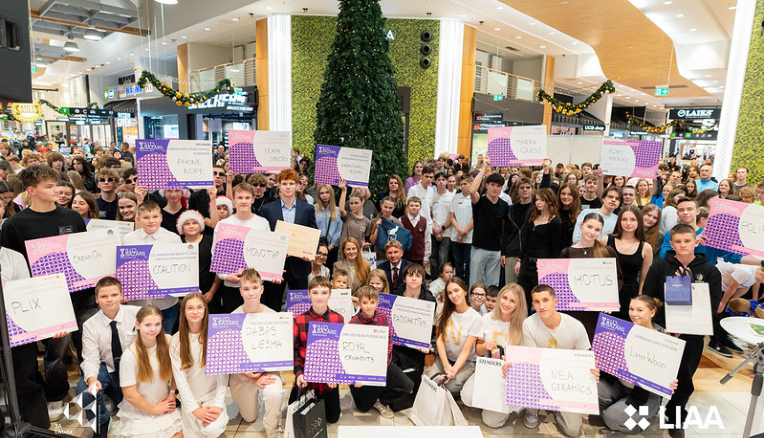 CITS BAZĀRS ziemā balvu ieguvēju kopbilde